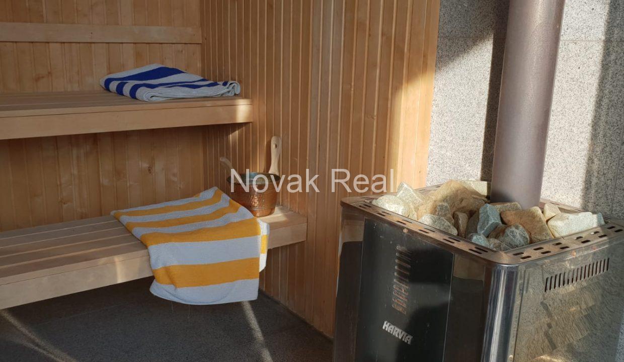 F9F1BC83-5404-49F9-8698-729BC83DAF85