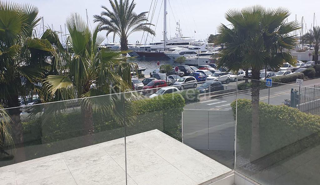 ART-DÉCO VILLA ON THE GOLFE JUAN HARBOR