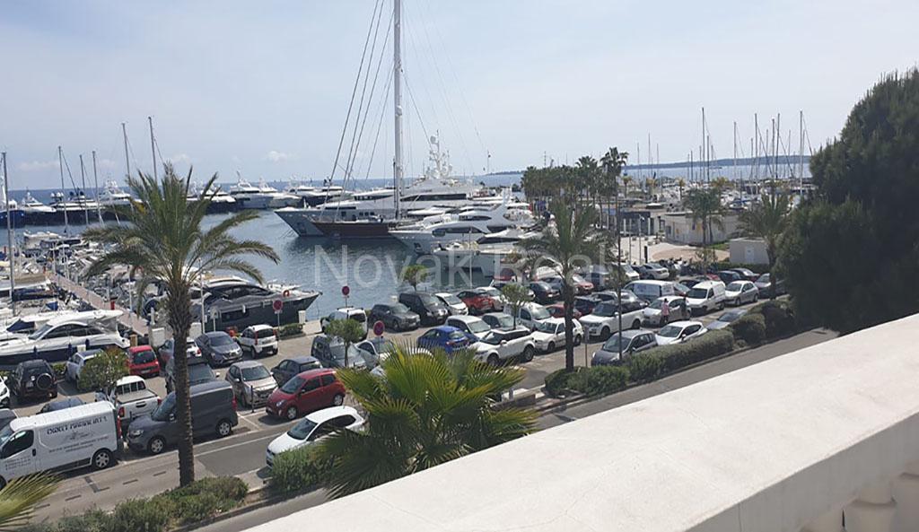 ART-DÉCO VILLA ON THE GOLFE JUAN HARBOR