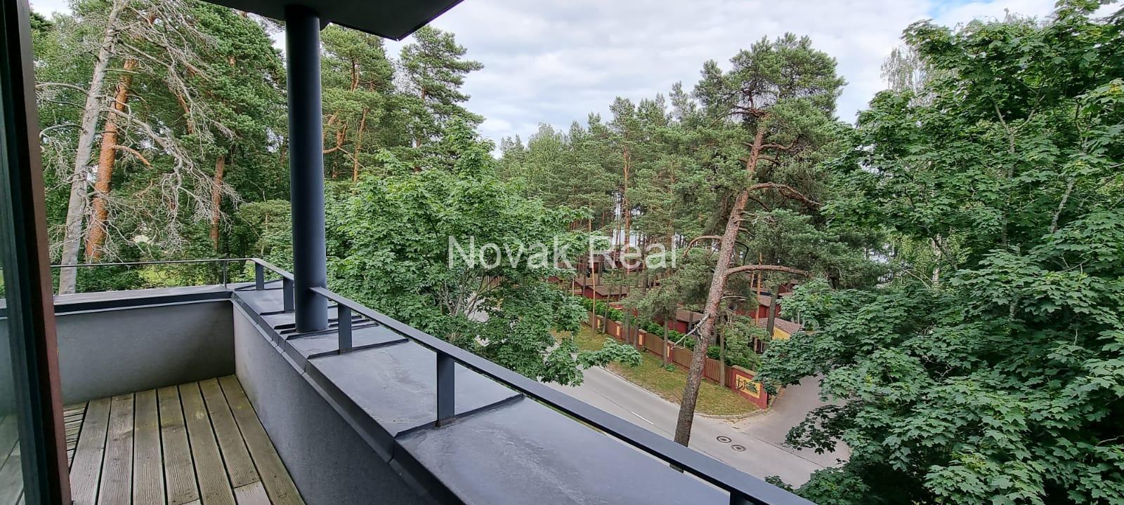 A cozy 4-room apartment with a lovely terrace overlooking a river is for rent