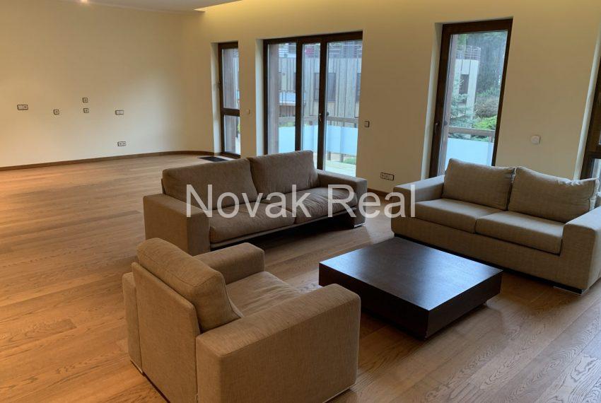 3624F38B-7F6D-4CBC-869E-036A6CA4CDFB