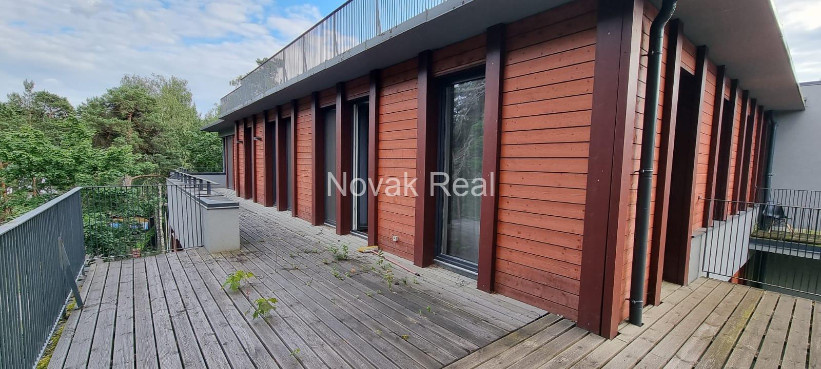 A cozy 4-room apartment with a lovely terrace overlooking a river is for rent