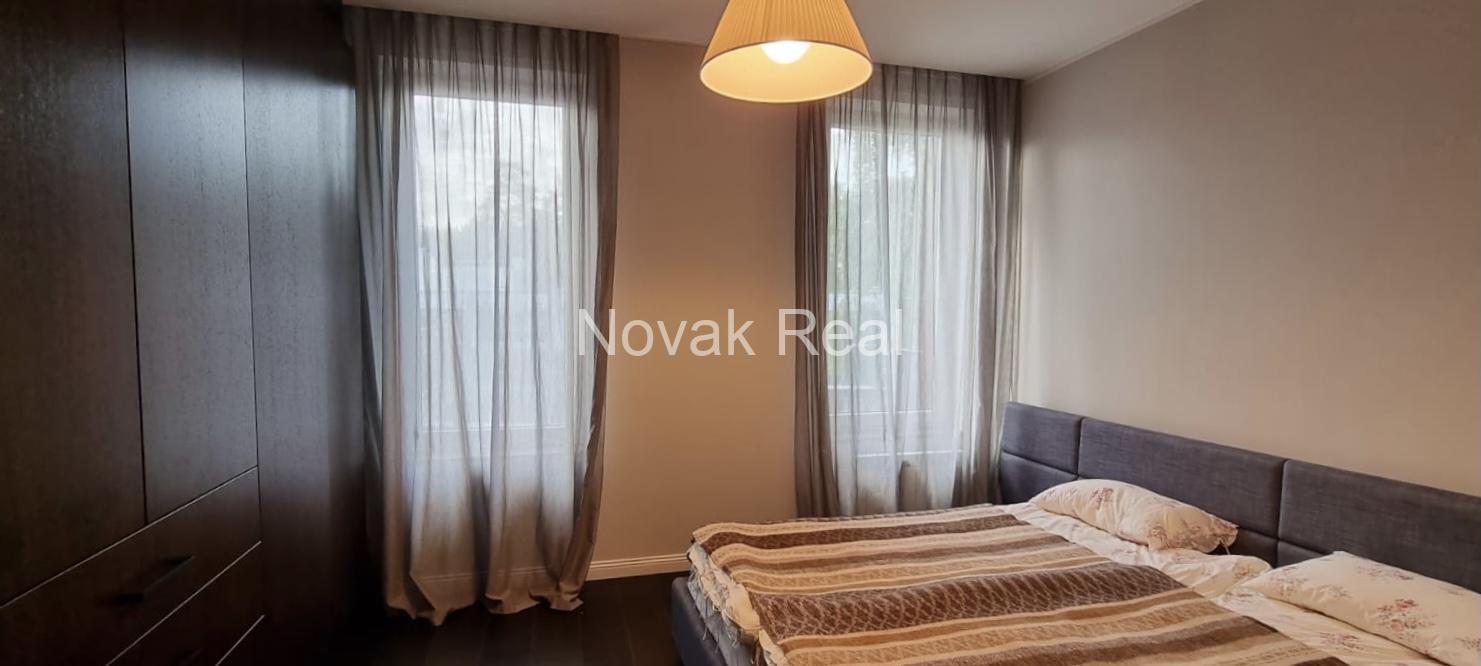 A cozy 4-room apartment with a lovely terrace overlooking a river is for rent