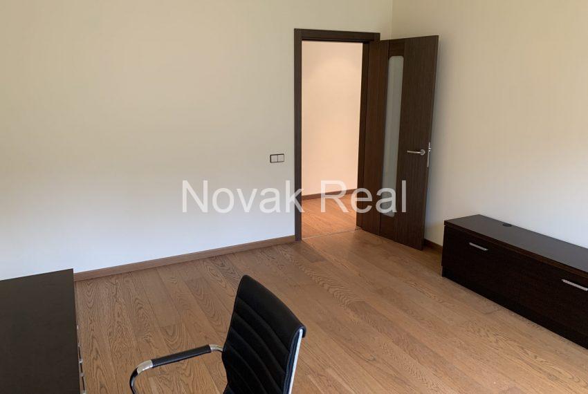 C3E18B75-49CB-4AEC-8A0B-71D4C3EE590D