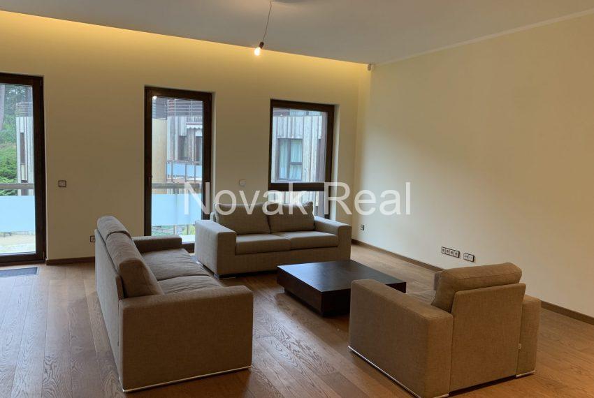 D05AAF04-D4D7-44F0-A6E9-6EE8BC4061BE