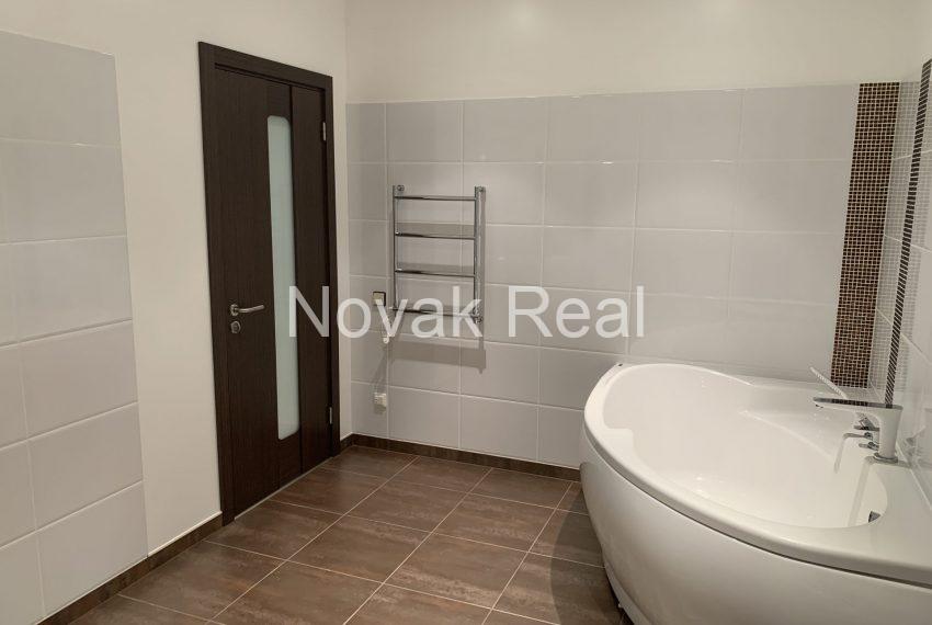 F0CD437D-C2BE-400C-96A3-D6EC0C1ACFEA