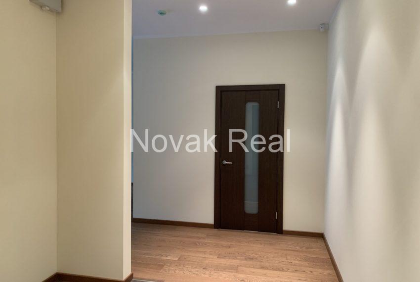 F7A2A220-2F4A-4883-A826-8A3685D4DC40