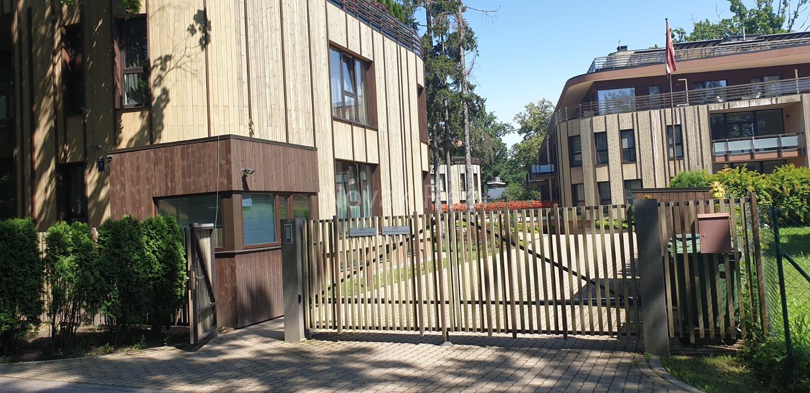 В Юрмале продается просторная и светлая квартира