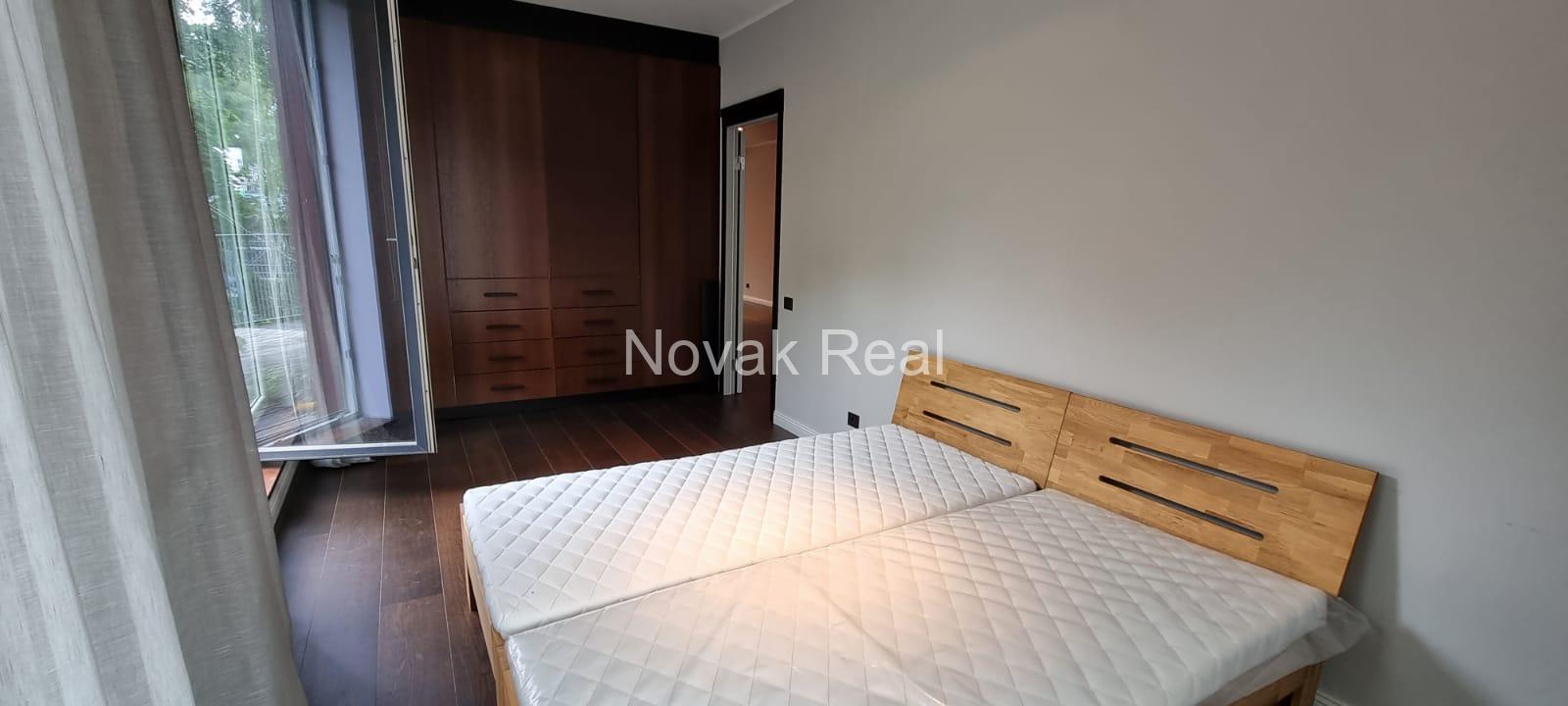 A cozy 4-room apartment with a lovely terrace overlooking a river is for rent