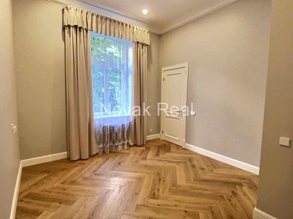 Apartment for rent in the Quiet City Center, on Ausekla street.
