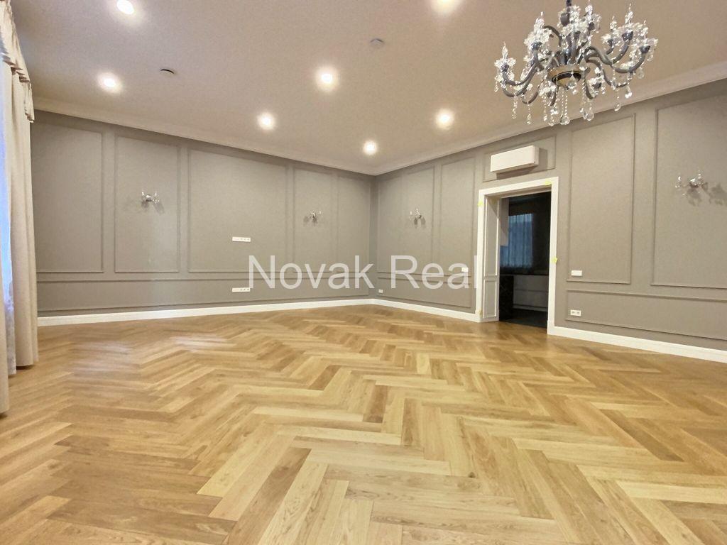 Apartment for rent in the Quiet City Center, on Ausekla street.