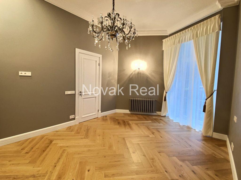 Apartment for rent in the Quiet City Center, on Ausekla street.