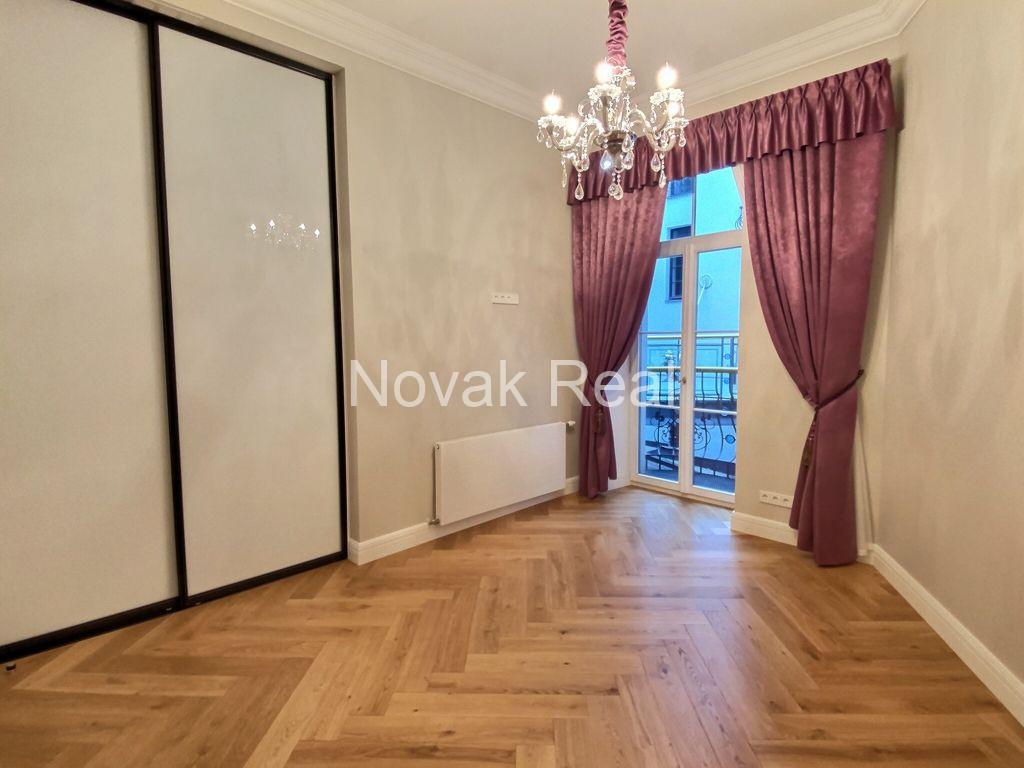 Apartment for rent in the Quiet City Center, on Ausekla street.