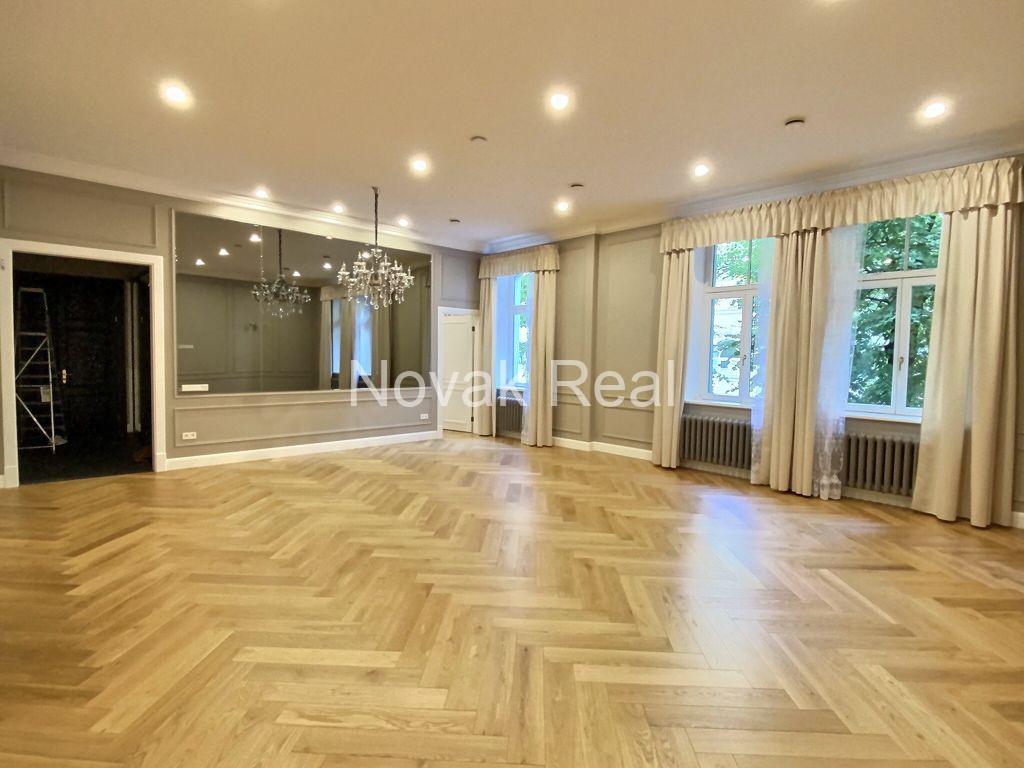 Apartment for rent in the Quiet City Center, on Ausekla street.