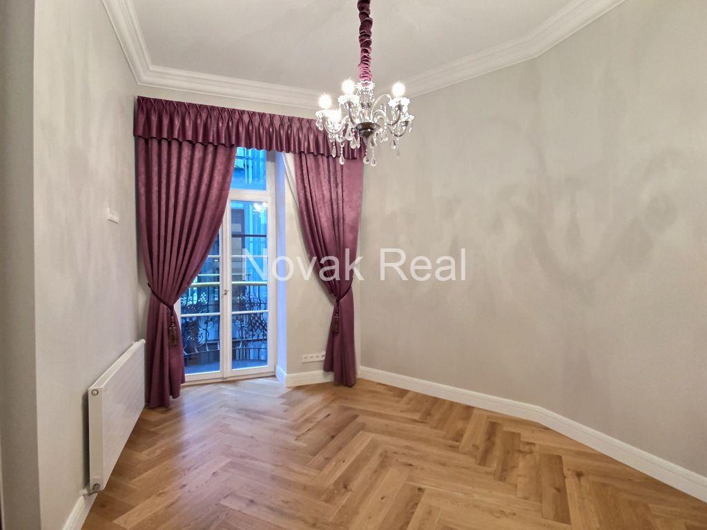 Apartment for rent in the Quiet City Center, on Ausekla street.