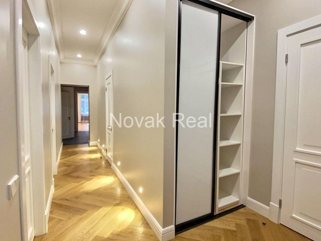Apartment for rent in the Quiet City Center, on Ausekla street.