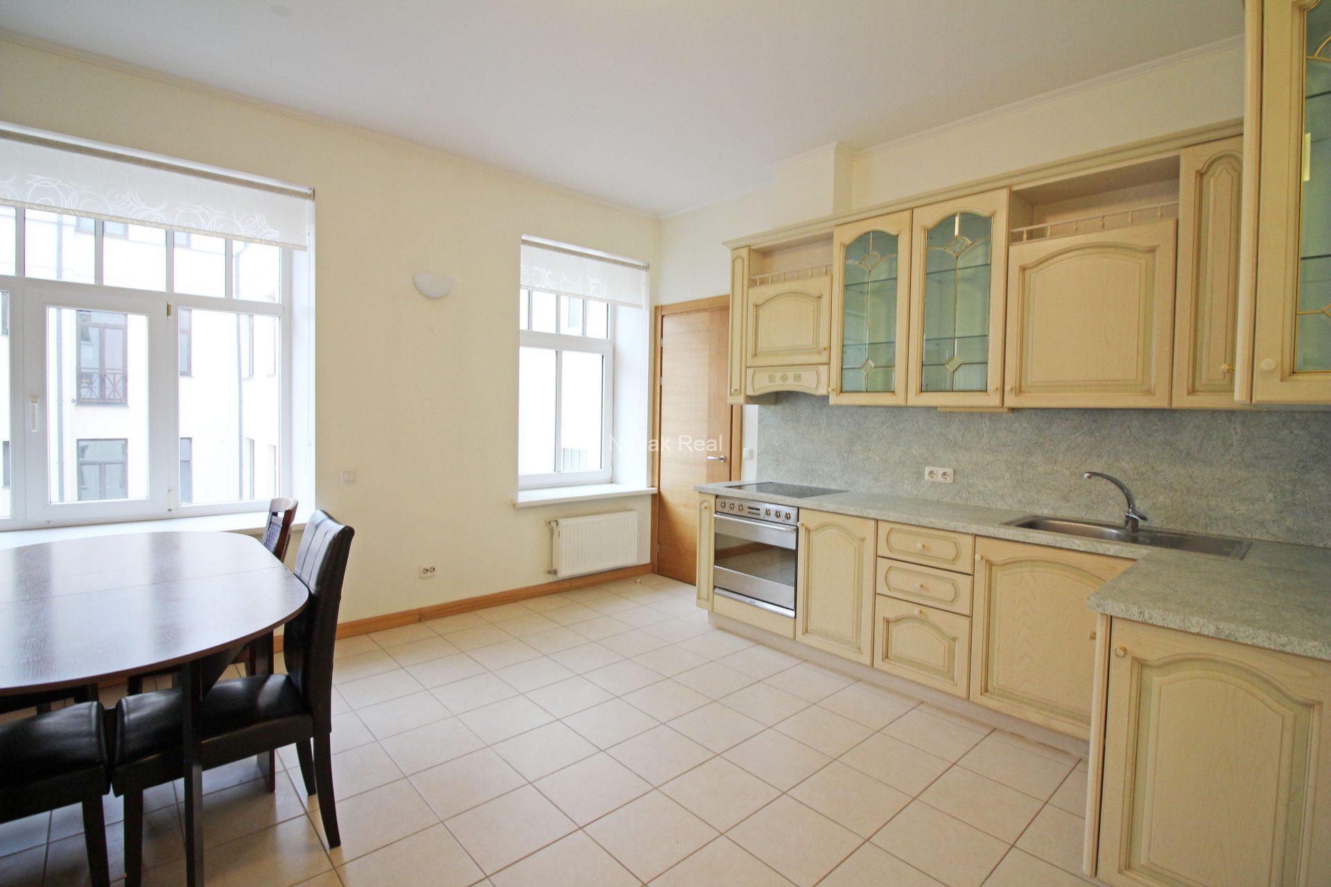 Flat for rent in a quiet city centre, on Vilandes Street N. 10-9.