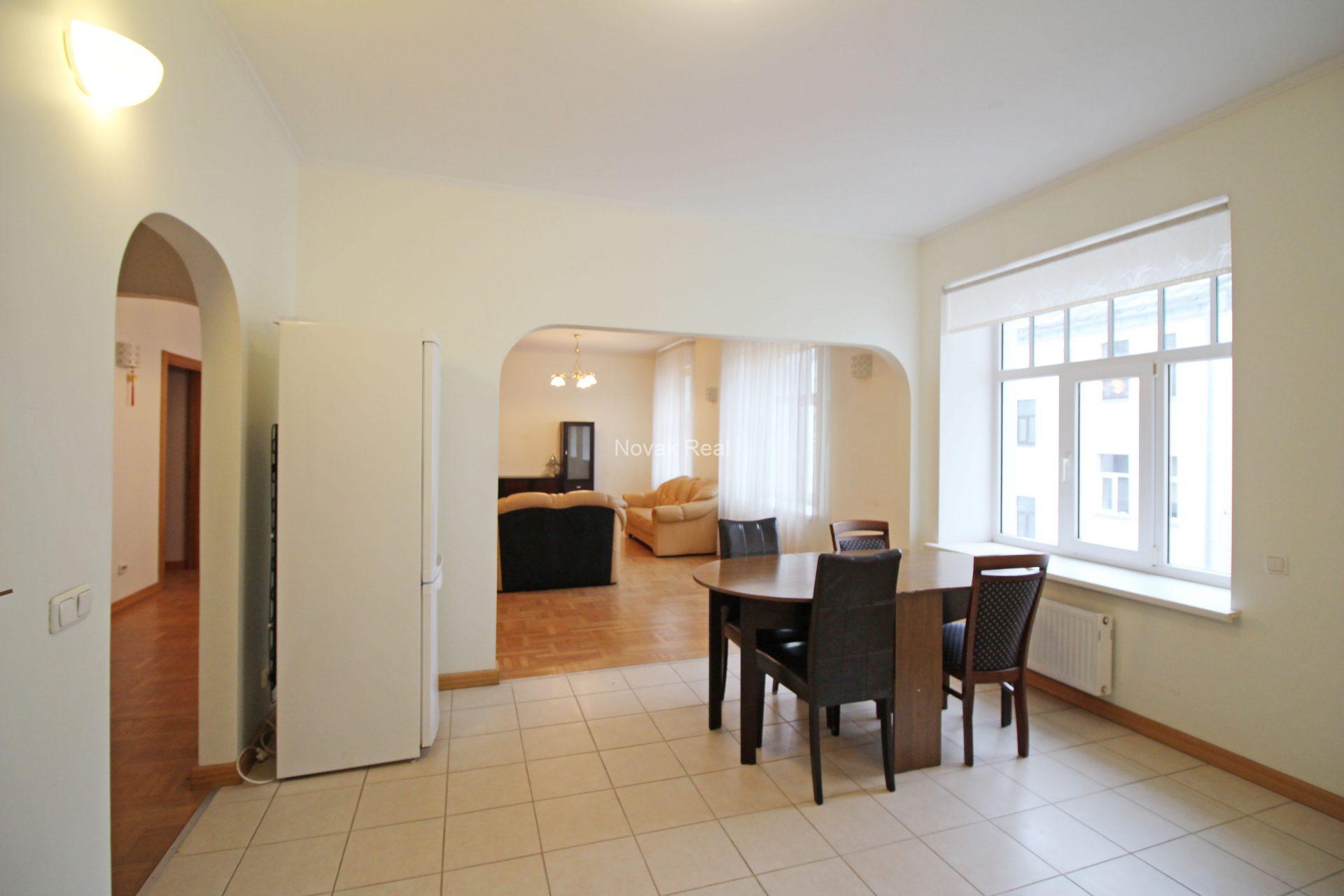 Flat for rent in a quiet city centre, on Vilandes Street N. 10-9.