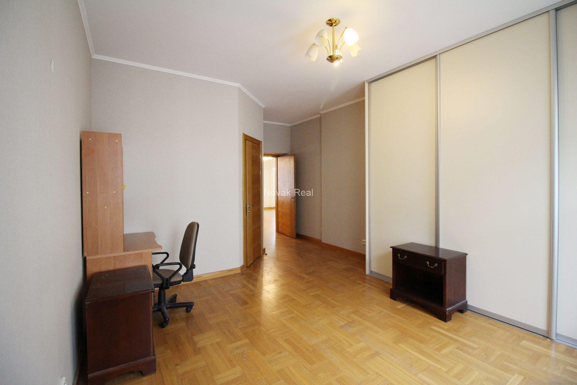Flat for rent in a quiet city centre, on Vilandes Street N. 10-9.
