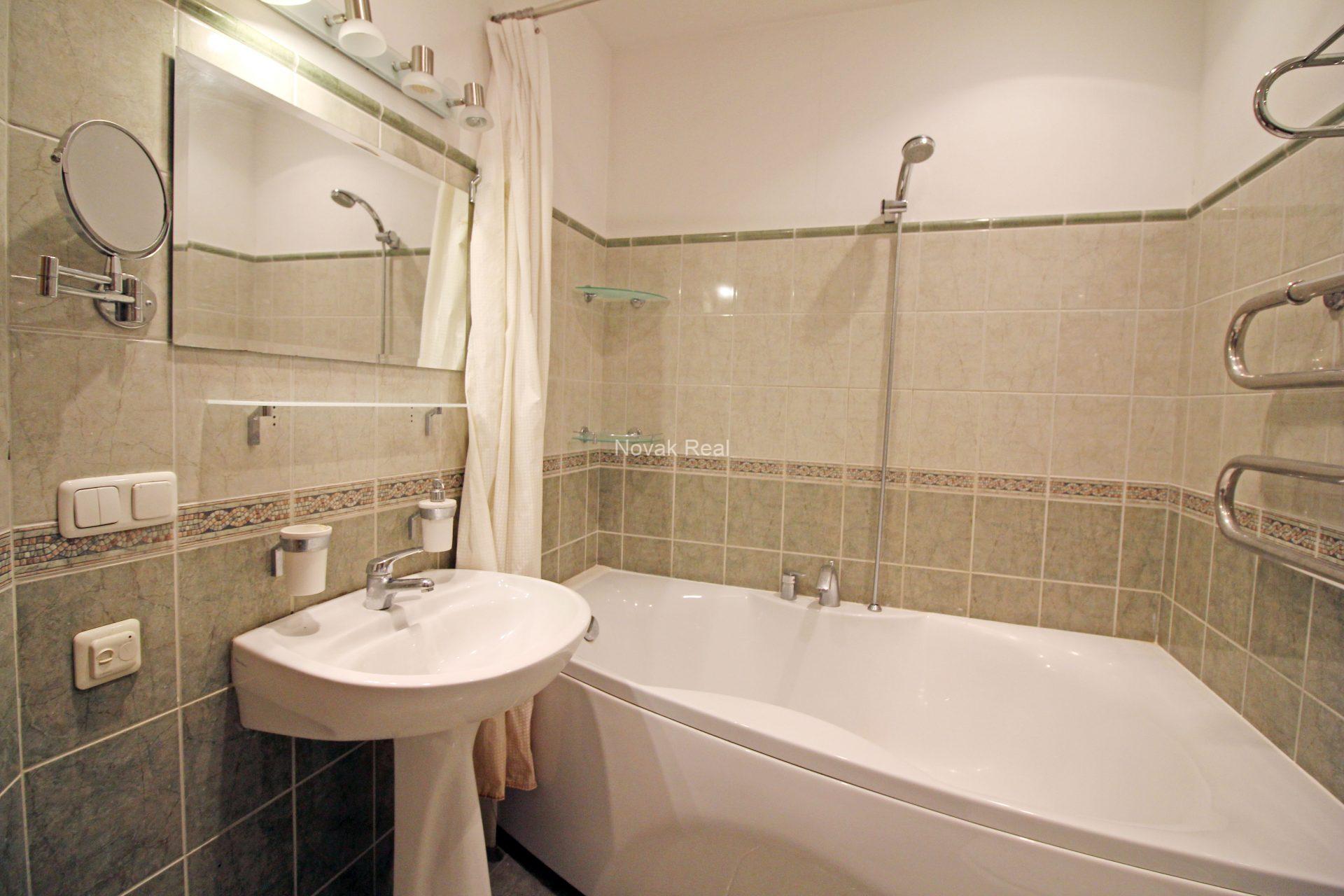 Flat for rent in a quiet city centre, on Vilandes Street N. 10-9.