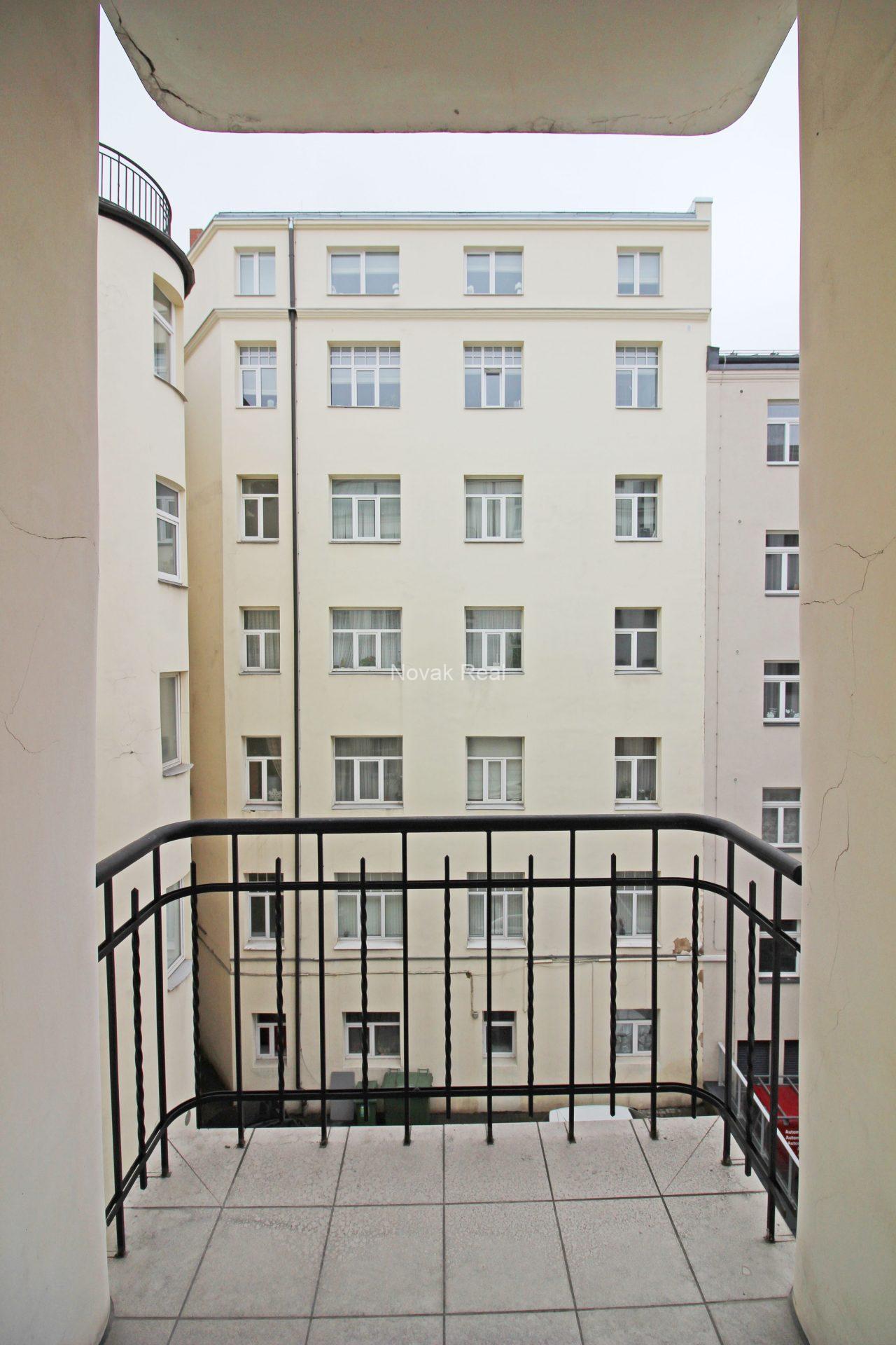 Flat for rent in a quiet city centre, on Vilandes Street N. 10-9.