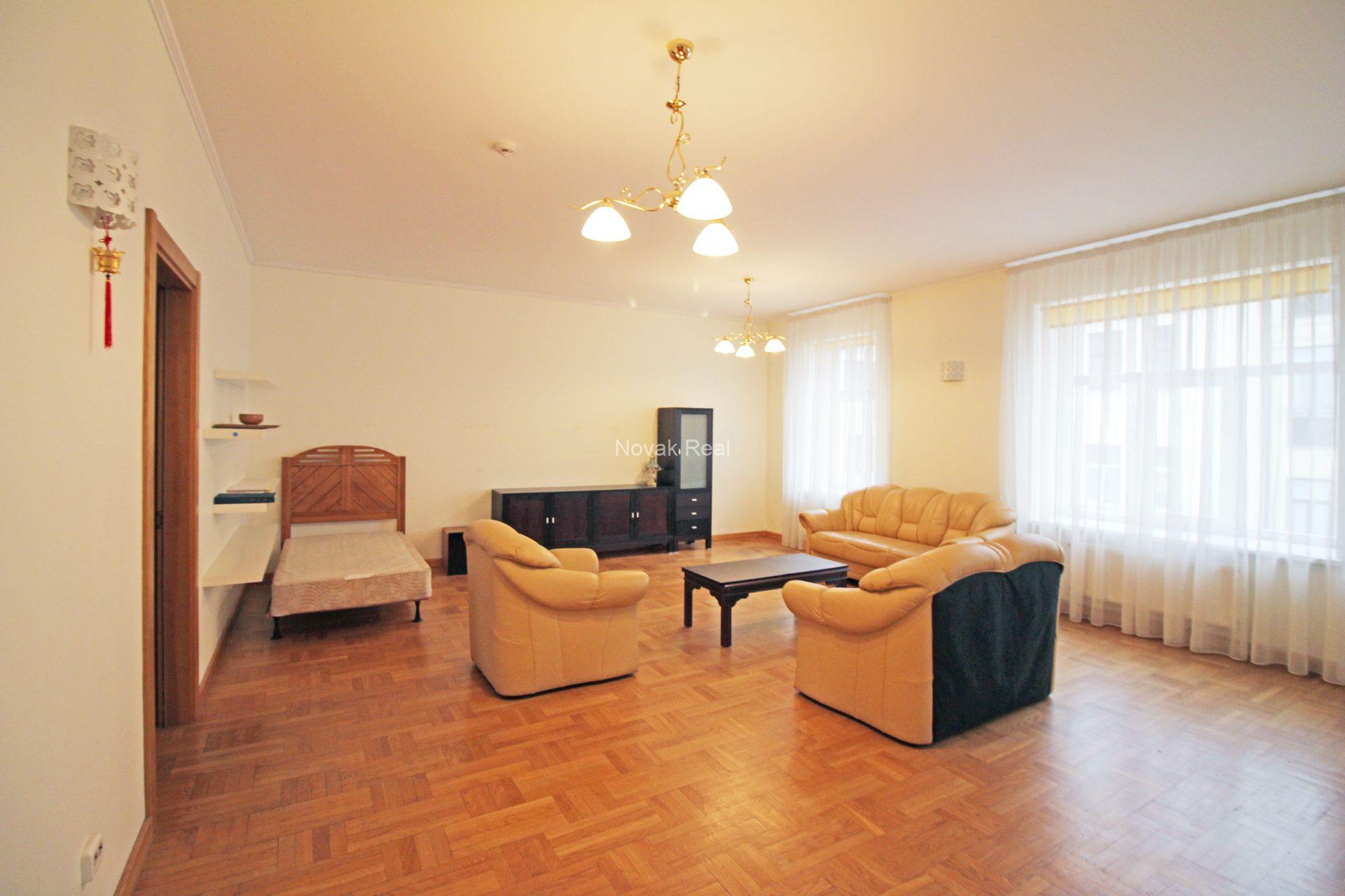 Flat for rent in a quiet city centre, on Vilandes Street N. 10-9.
