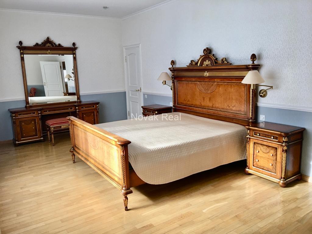 A house for sale in a quiet part of Jūrmala, near the yacht club, offering beautiful views of the river