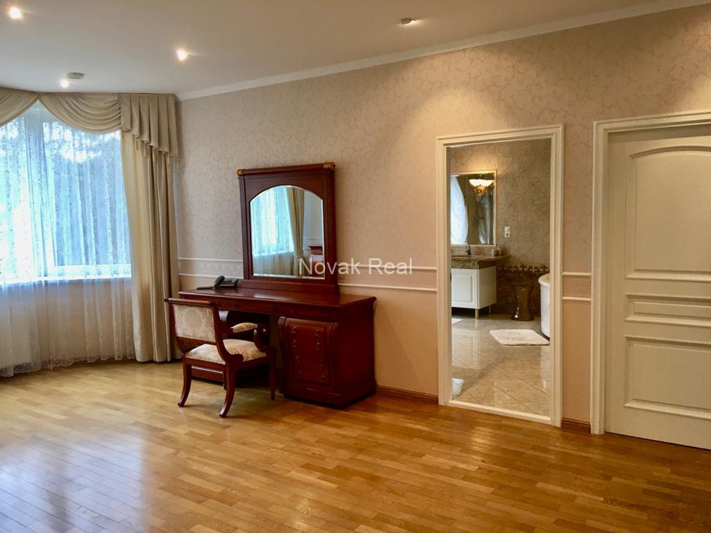 A house for sale in a quiet part of Jūrmala, near the yacht club, offering beautiful views of the river
