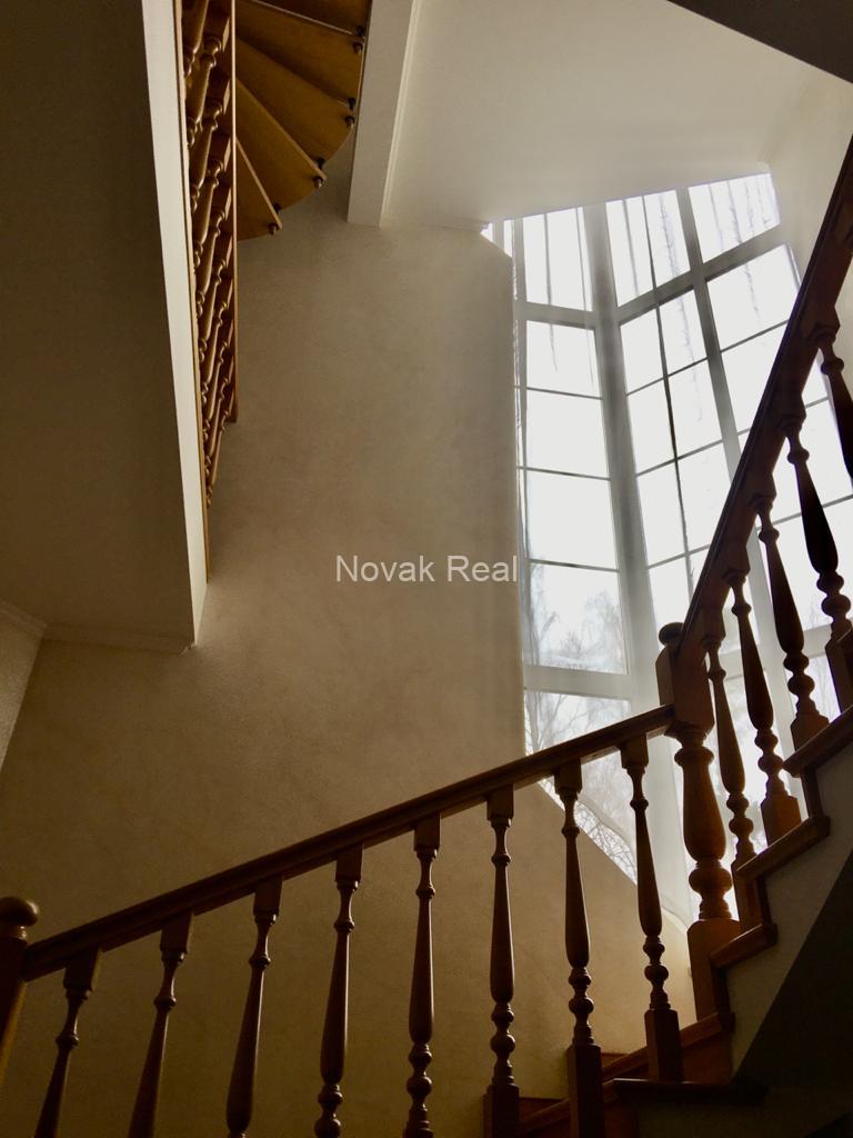 A house for sale in a quiet part of Jūrmala, near the yacht club, offering beautiful views of the river