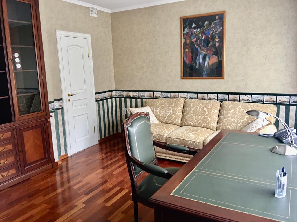 A house for sale in a quiet part of Jūrmala, near the yacht club, offering beautiful views of the river