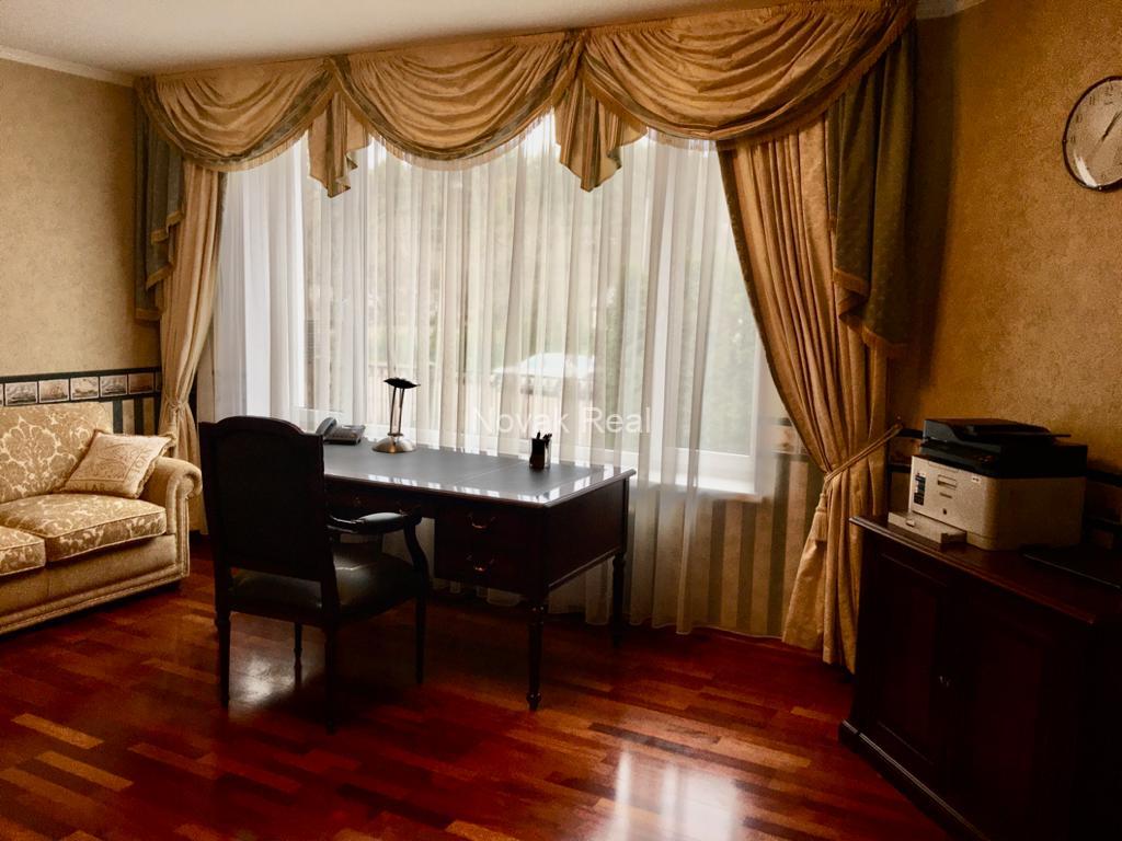 A house for sale in a quiet part of Jūrmala, near the yacht club, offering beautiful views of the river