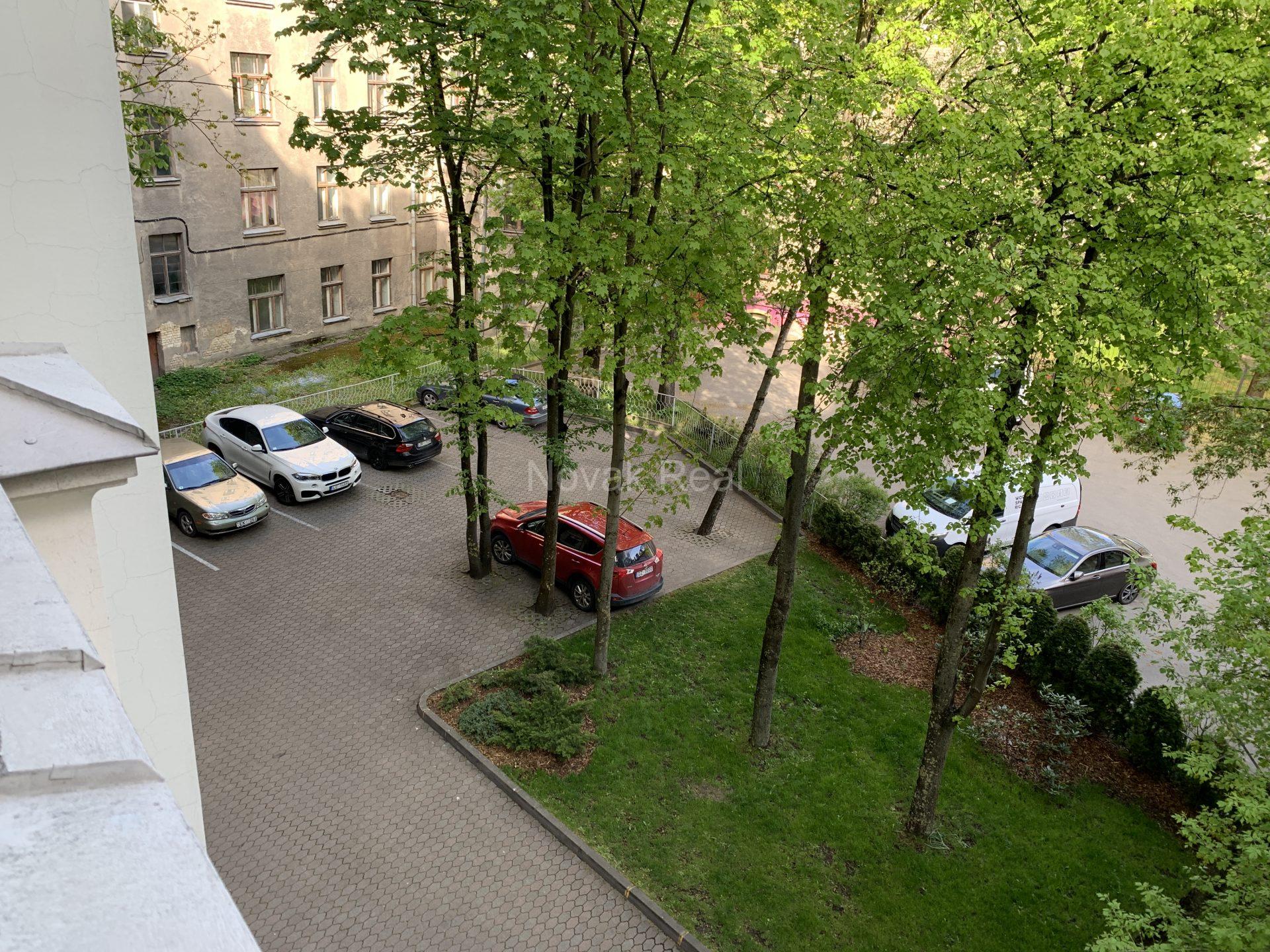 A flat for rent in the embassy district, Elizabetes street