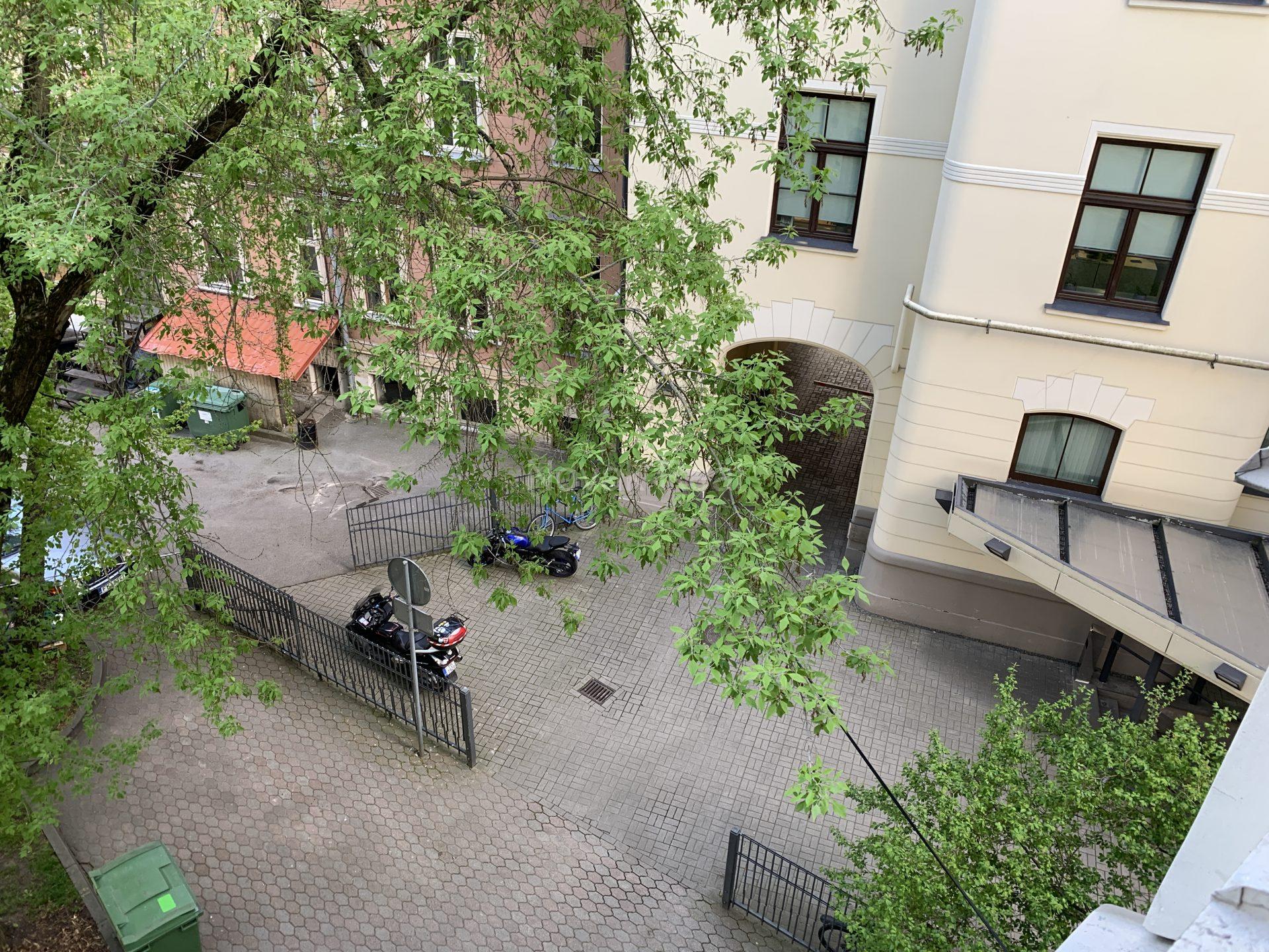 A flat for rent in the embassy district, Elizabetes street