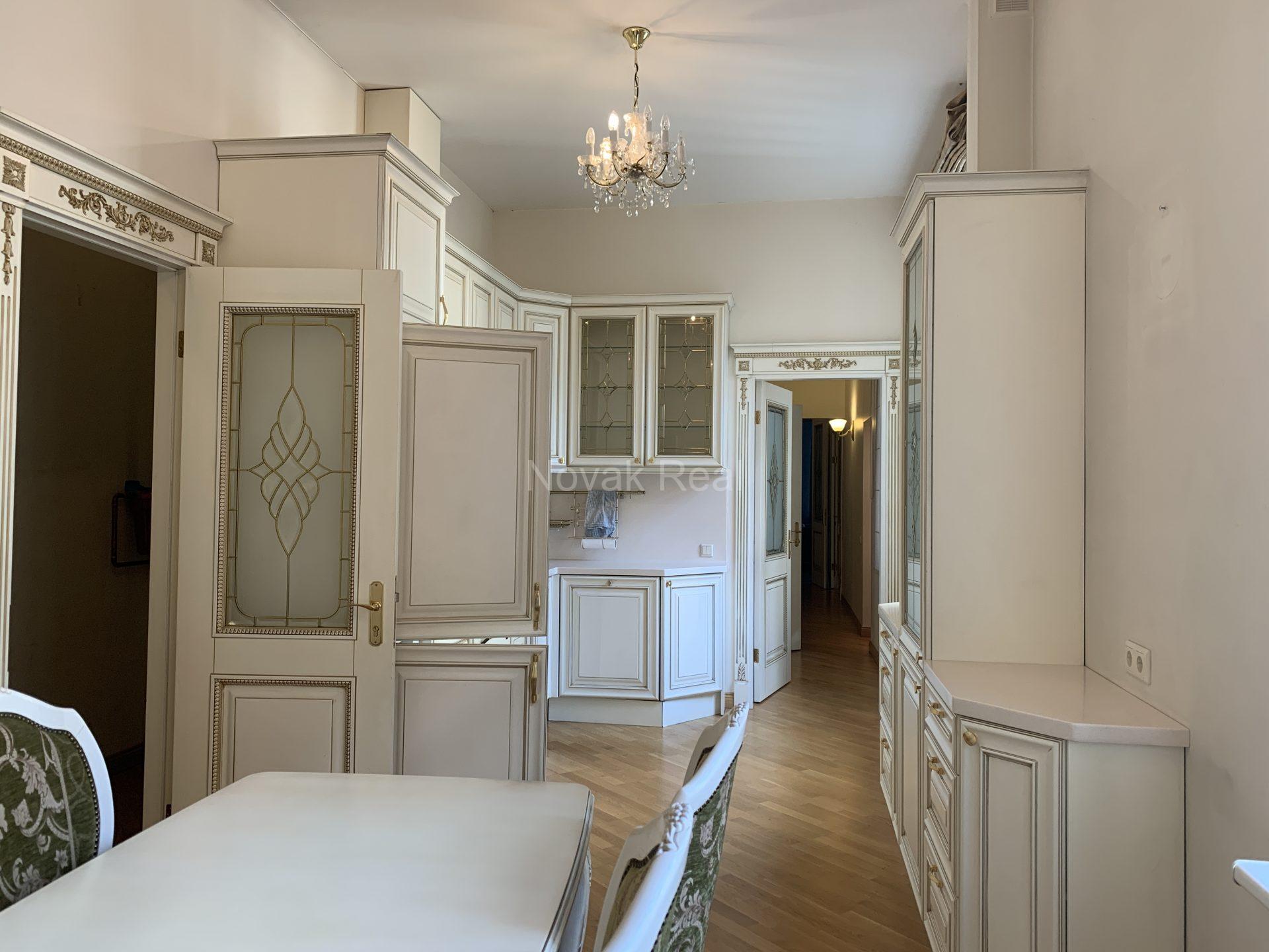 A flat for rent in the embassy district, Elizabetes street