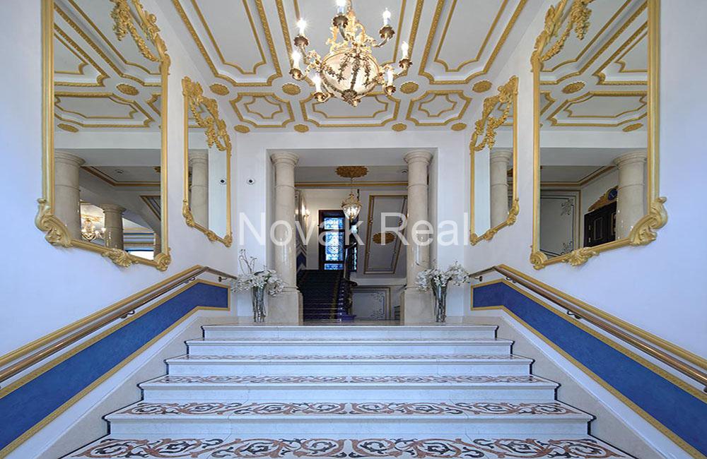 A 4-room apartment for rent in the Quiet City Centre, Ausekla street