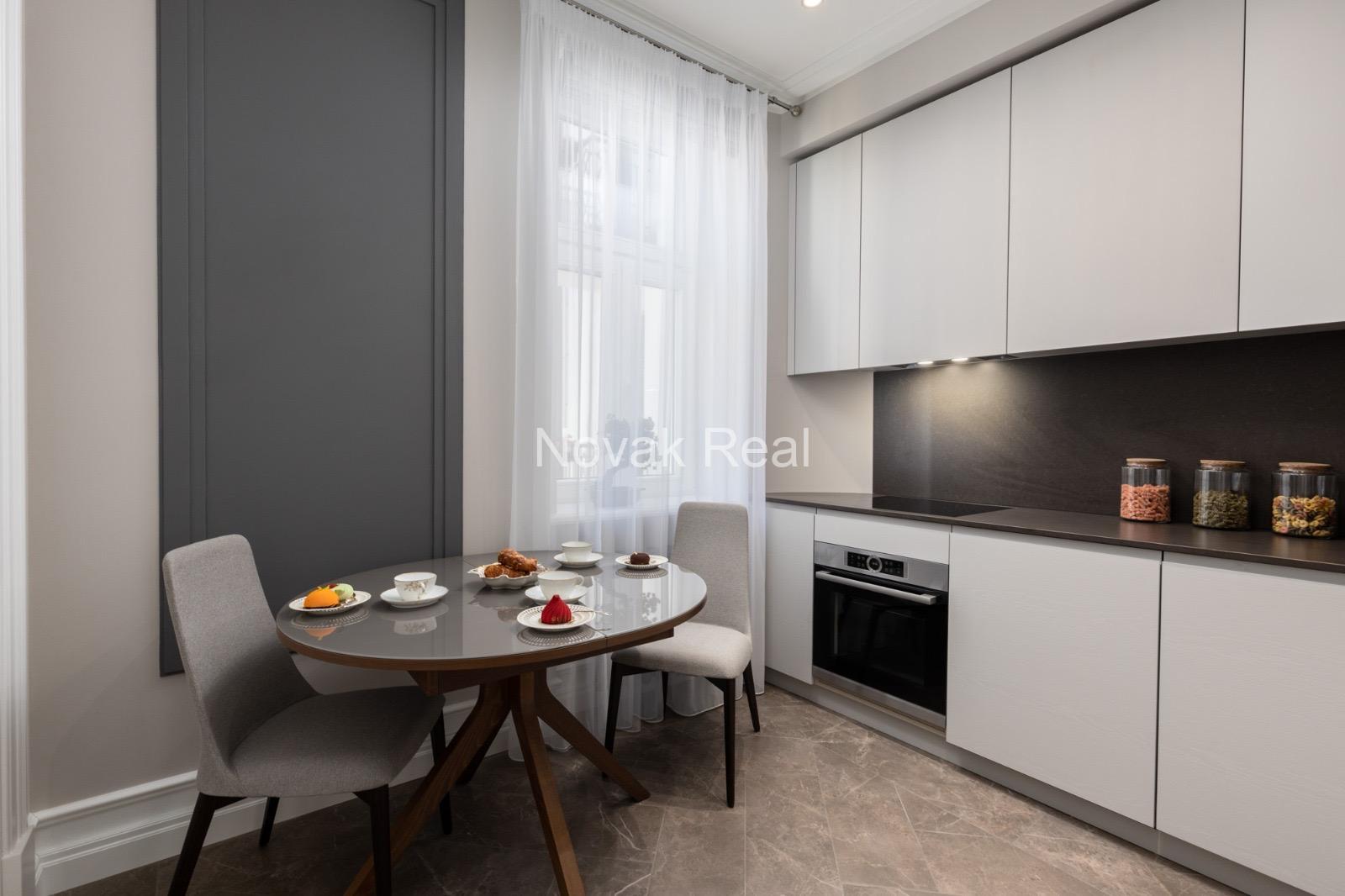 A new apartment for rent in a quiet centre, in a renovated building