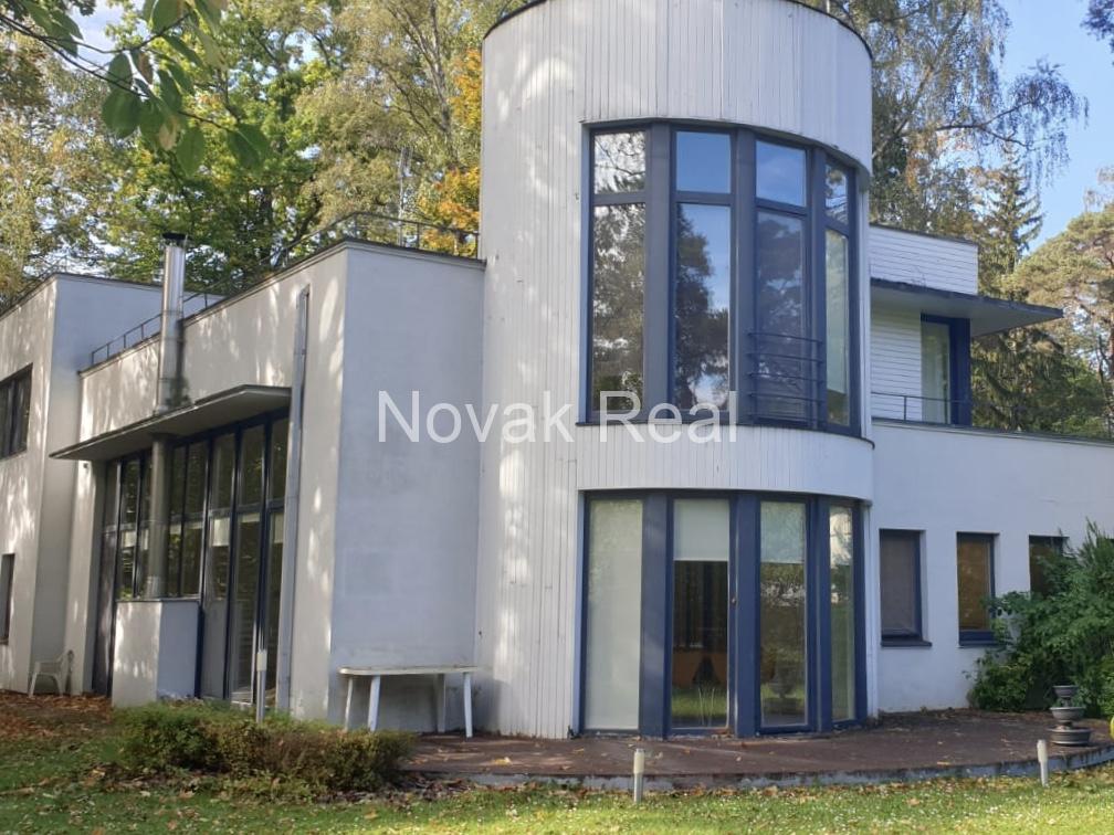 In Jurmala, near the sea, in a quiet place, a house is available for long-term rent