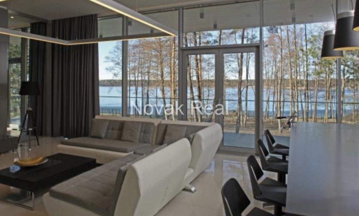 488F7E97-9FE4-42AB-A73F-FD8D2991618F