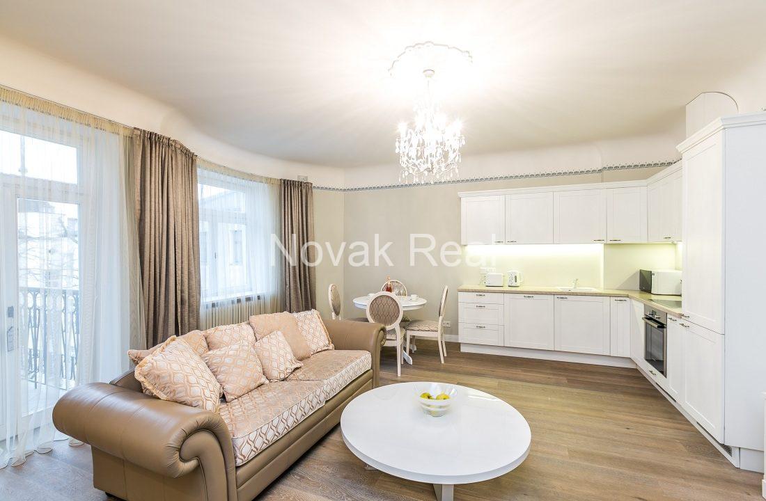 7F80EE46-6297-46EC-9C66-B9F71FB9D95E