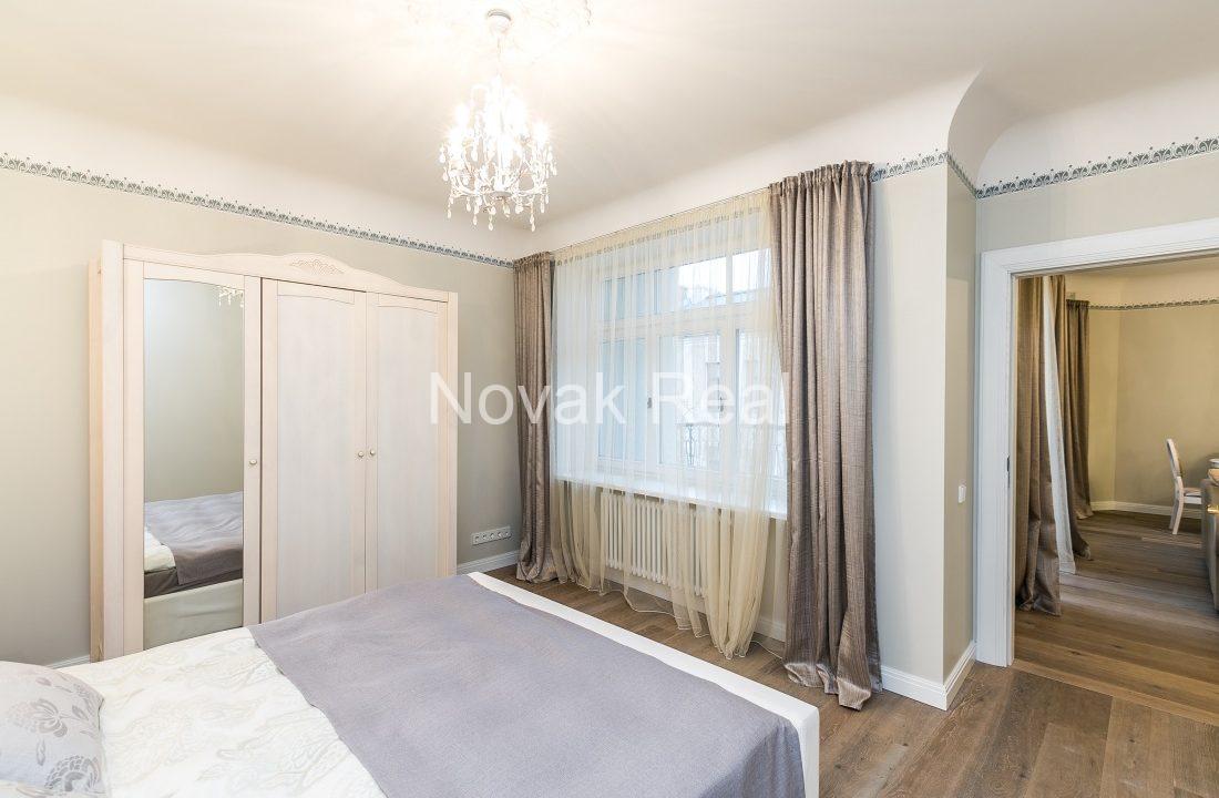 9777E24D-FFFC-4EA8-BCF3-069FFCE55584