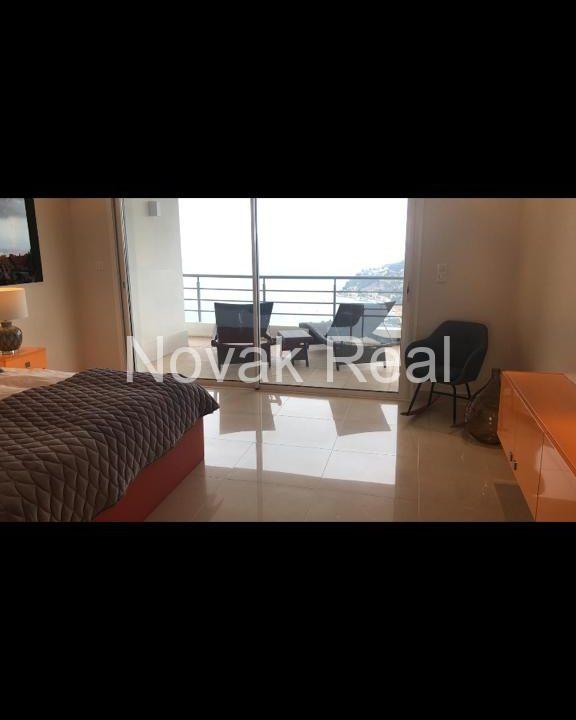 52F68501-E957-4A0B-B4E5-168119E45413