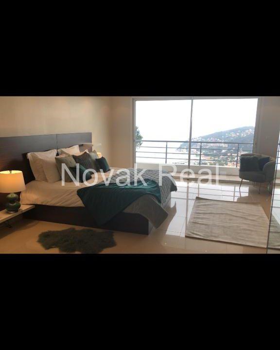 6E797990-D7BD-4390-8977-7295A7835275