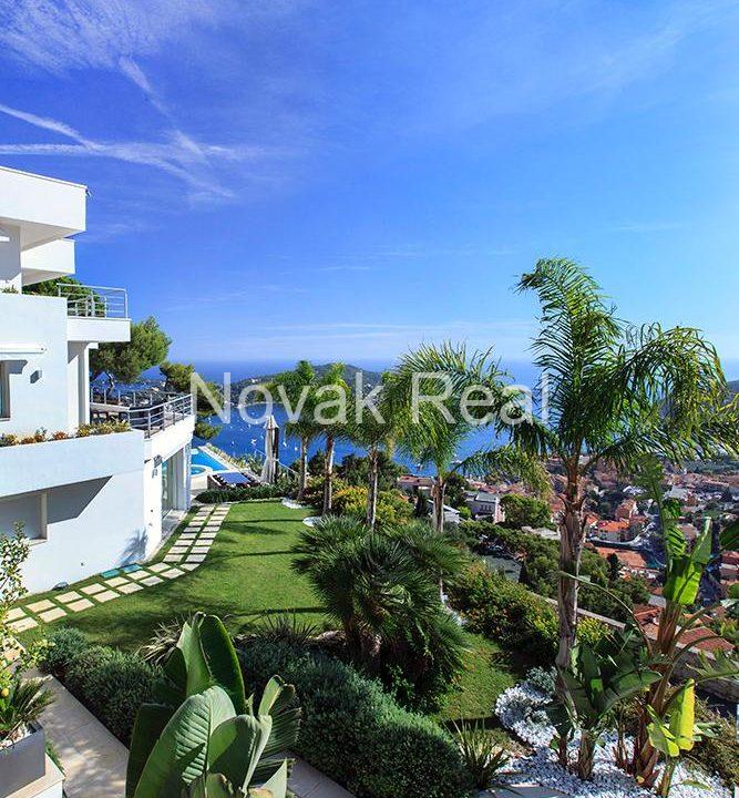 99CCA4FB-75B5-470B-816D-D679BB2FECB0