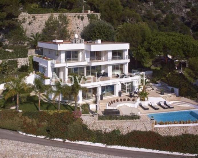 FACA0730-E8FD-4678-8140-7C1B553F5D9A