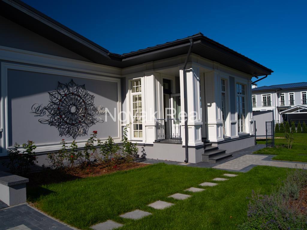 Houses for sale in a new elite gated village in Pinki