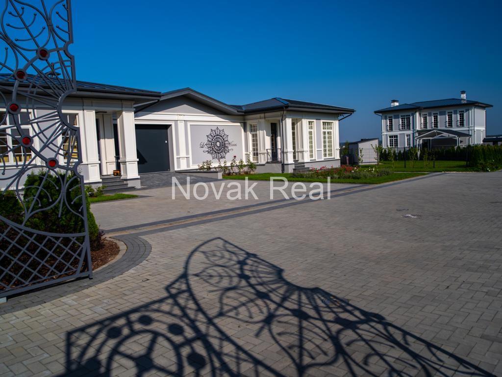 Houses for sale in a new elite gated village in Pinki