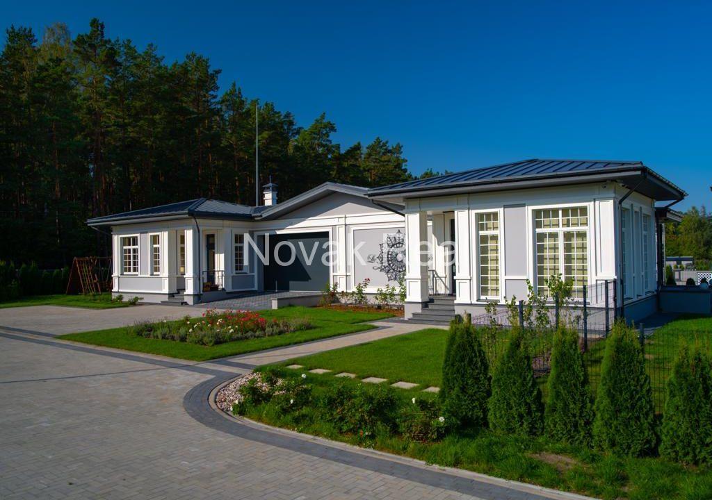 61D8C23C-6057-4413-8029-7696CEFF797E