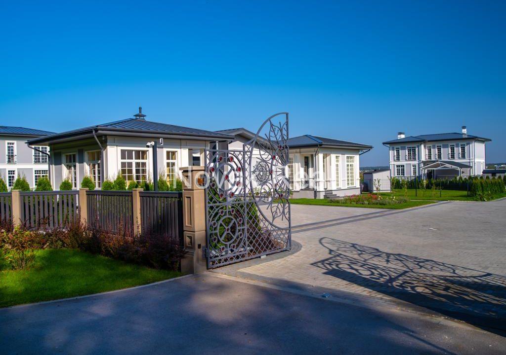 7BC3E336-9024-406B-8109-6A39328BF555