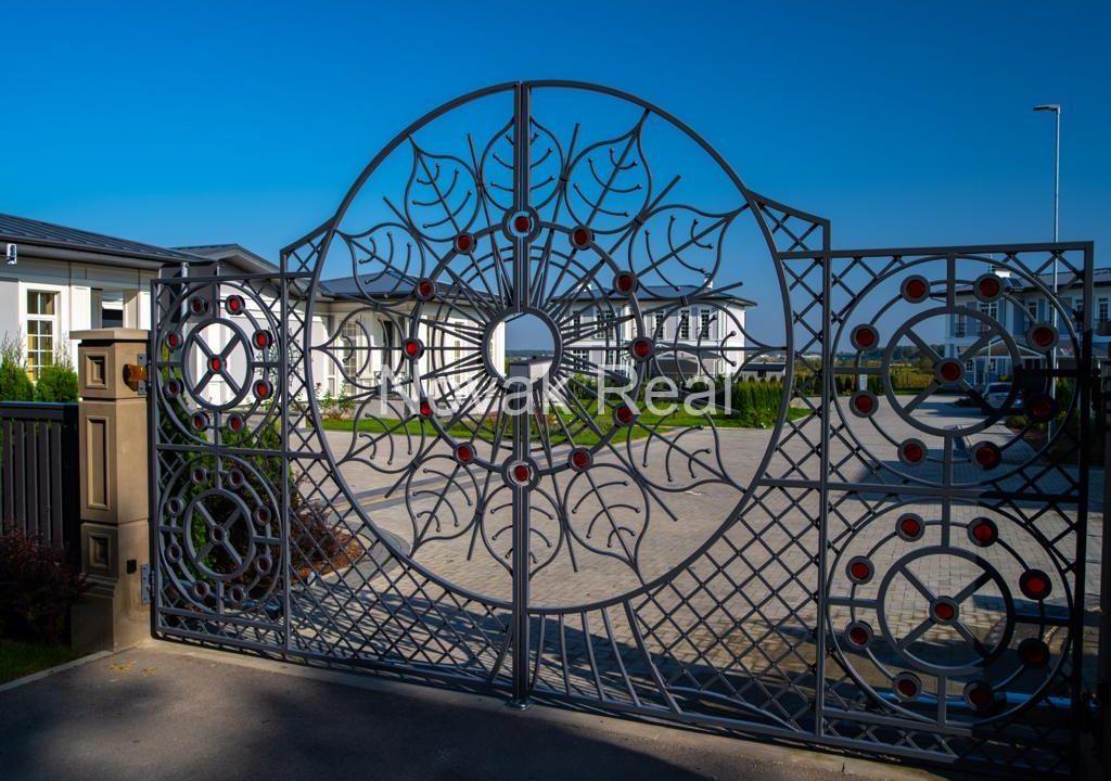 90875F78-8B74-4D6C-A7C3-48DE7905E1AE