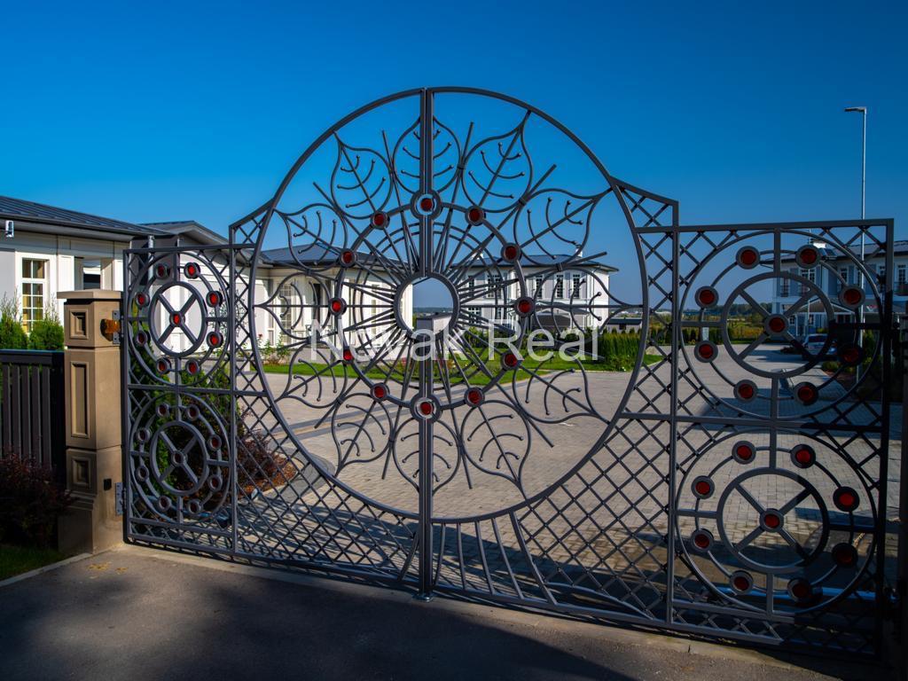 Houses for sale in a new elite gated village in Pinki